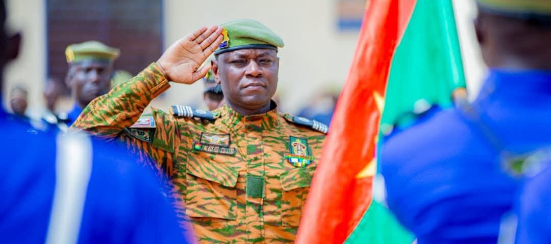 Cérémonie d'installation du Commandant de la Première Légion de Gendarmerie, basée à Kaya, Lieutenant-Colonel Gyengani Modeste Wend-Bala.