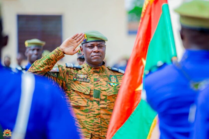 Cérémonie d'installation du Commandant de la Première Légion de Gendarmerie, basée à Kaya, Lieutenant-Colonel Gyengani Modeste Wend-Bala.