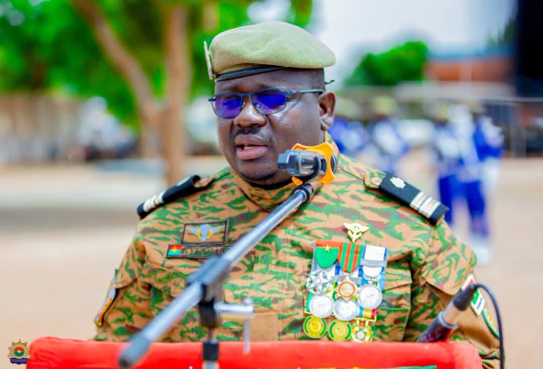 Cérémonie d'installation du Commandant de la Première Légion de Gendarmerie, basée à Kaya, Lieutenant-Colonel Gyengani Modeste Wend-Bala.