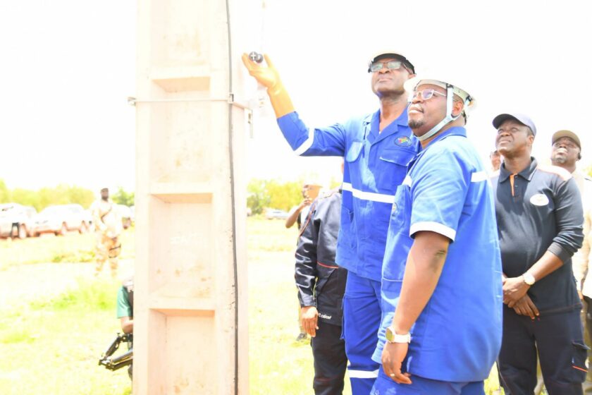 Le ministre de l'Energie, Yacouba Zagré Gouba a mis en exploitation des infrastructures du Projet d’électrification et de développement des connexions à l’électricité (PEDECEL), le lundi 10 août 2026