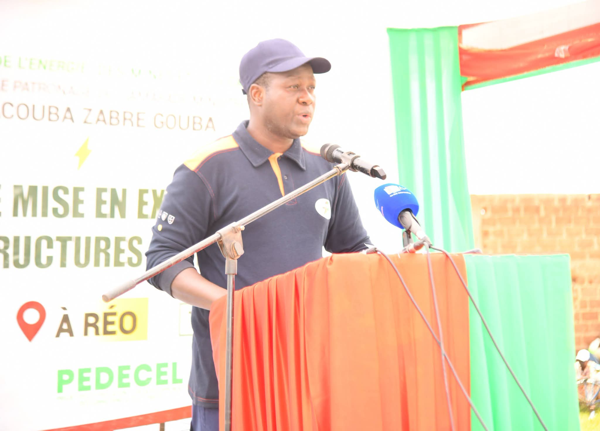 Le ministre de l'Energie, Yacouba Zagré Gouba a mis en exploitation des infrastructures du Projet d’électrification et de développement des connexions à l’électricité (PEDECEL), le lundi 10 août 2026