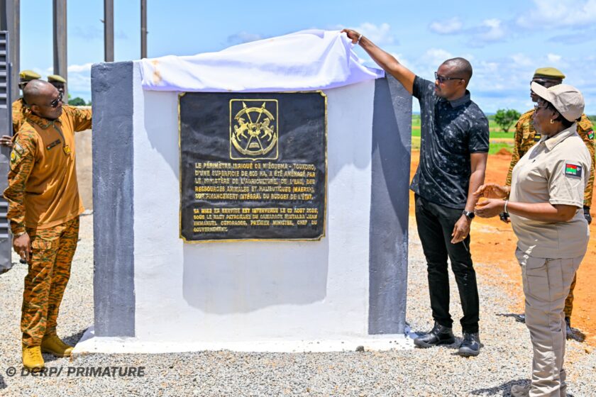 Le Premier ministre, Rimtalba Jean Emmanuel Ouédraogo, a procédé, ce dimanche 2 août 2026, à la mise en eau du périmètre irrigué de Niéguéma-Toukôrô, dans la commune rurale de Bama