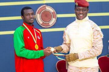 Le Président du Faso, le Camarade Capitaine Ibrahim TRAORÉ, a accordé une audience, le 17 août 2026, aux Étalons U20, fraîchement couronnés Champions du Tournoi UFOAB