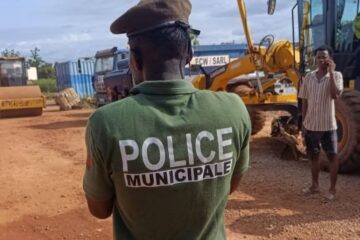 La Police municipale de Houndé a mené, le 06 août 2026, une opération de contrôle de la vitesse à l'aide d'un radar au secteur 4, sur l'axe reliant les inspections 1 et 2