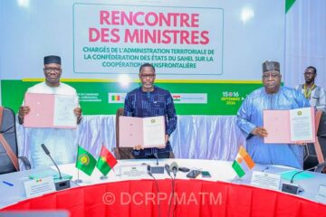 Cérémonie officielle de clôture de la rencontre consacrée à la validation et à l’adoption d’un Protocole additionnel au Traité portant création de la AES, relatif à la coopération transfrontalière