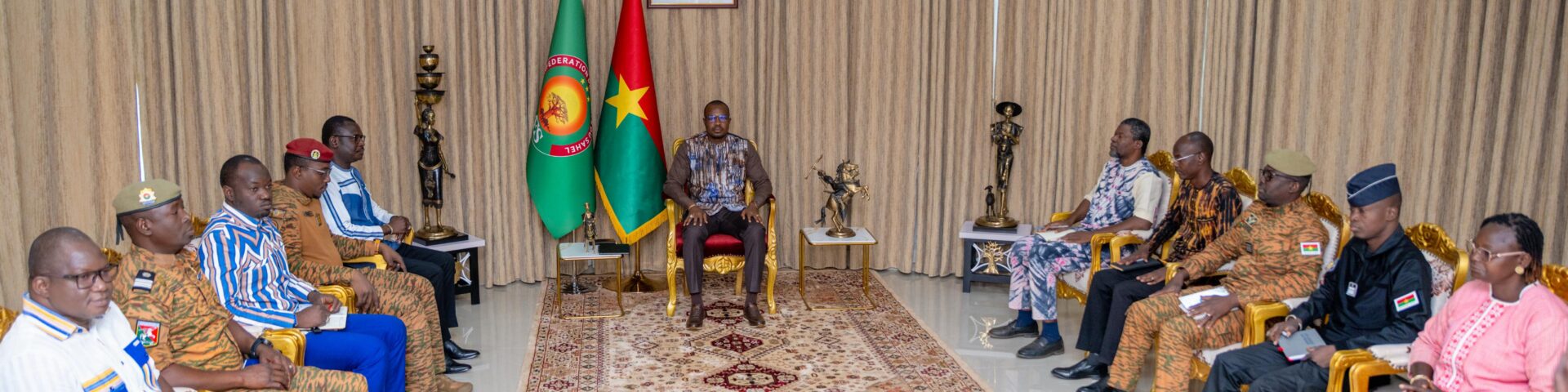 Le Premier ministre, le Camarade Rimtalba Jean Emmanuel OUÉDRAOGO a accordé, le 16 septembre 2026 à Ouagadougou, une audience à une délégation du Comité d’organisation de la Nuit de la Révolution Progressiste Populaire (RPP)
