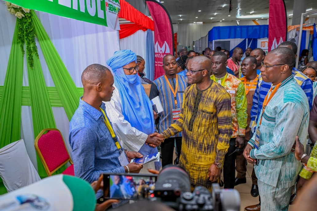 A l'occasion de la SAMAO et de la SEMH-AES 2026, le ministre chargé des Mines, Yacouba Zabré Gouba a visité les stands, 17 septembre 2026