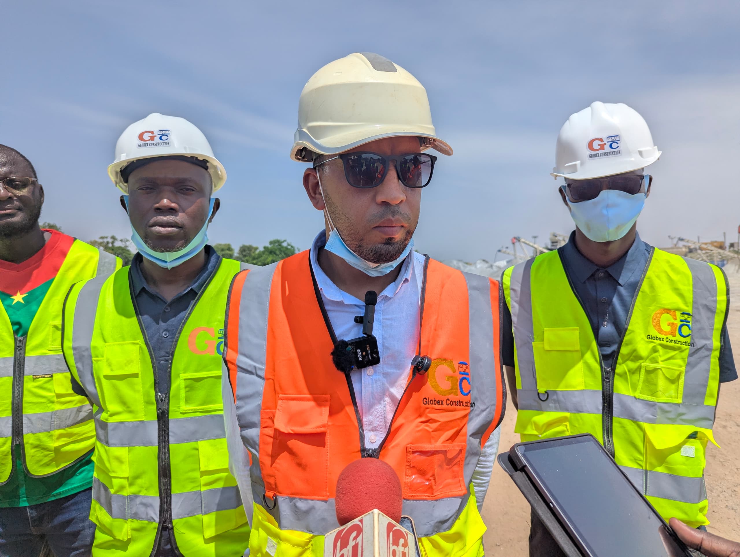 Le 19 septembre 2026, des étudiants et participants aux activités de la SAMAO et du SEMH-AES ont effectué une visite sur le site de la carrière de granite de Globex Construction