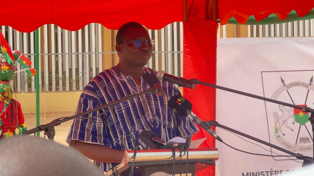 Le Premier ministre Jean Rimtalba Emmanuel Ouédraogo a procédé ce lundi 12 octobre 2026 à l’inauguration du complexe scolaire R+3 de Bonheur Ville