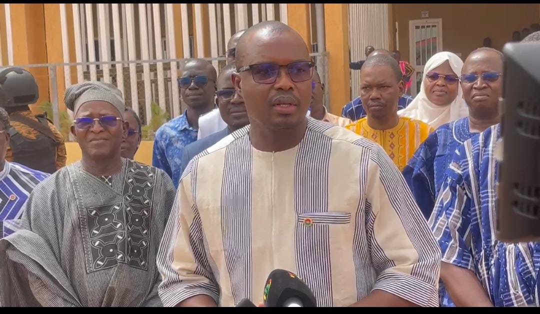 Le Premier ministre Jean Rimtalba Emmanuel Ouédraogo a procédé ce lundi 12 octobre 2026 à l’inauguration du complexe scolaire R+3 de Bonheur Ville