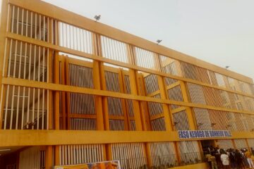 Le Premier ministre Jean Rimtalba Emmanuel Ouédraogo a procédé ce lundi 12 octobre 2026 à l’inauguration du complexe scolaire R+3 de Bonheur Ville