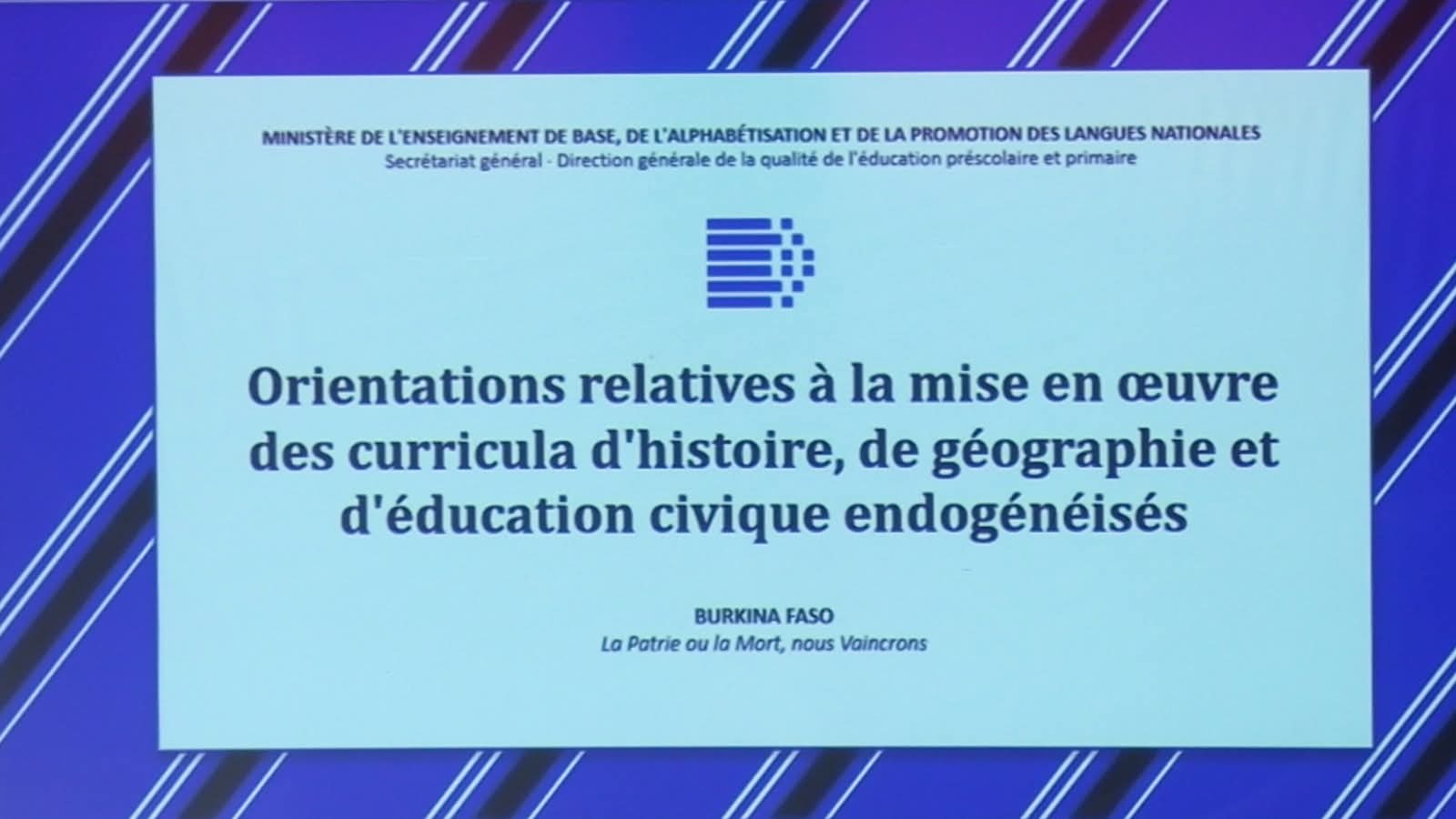Le ministre de l’Enseignement de base, de l’Alphabétisation et de la Promotion des langues nationales, Jacques Sosthène Dingara échange avec les acteurs éducatifs de la région du Guiriko sur les réformes éducatives, 27 octobre 2026